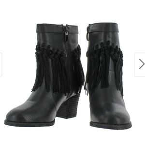 Sibbca Black Bootie w/Fringe sz.6